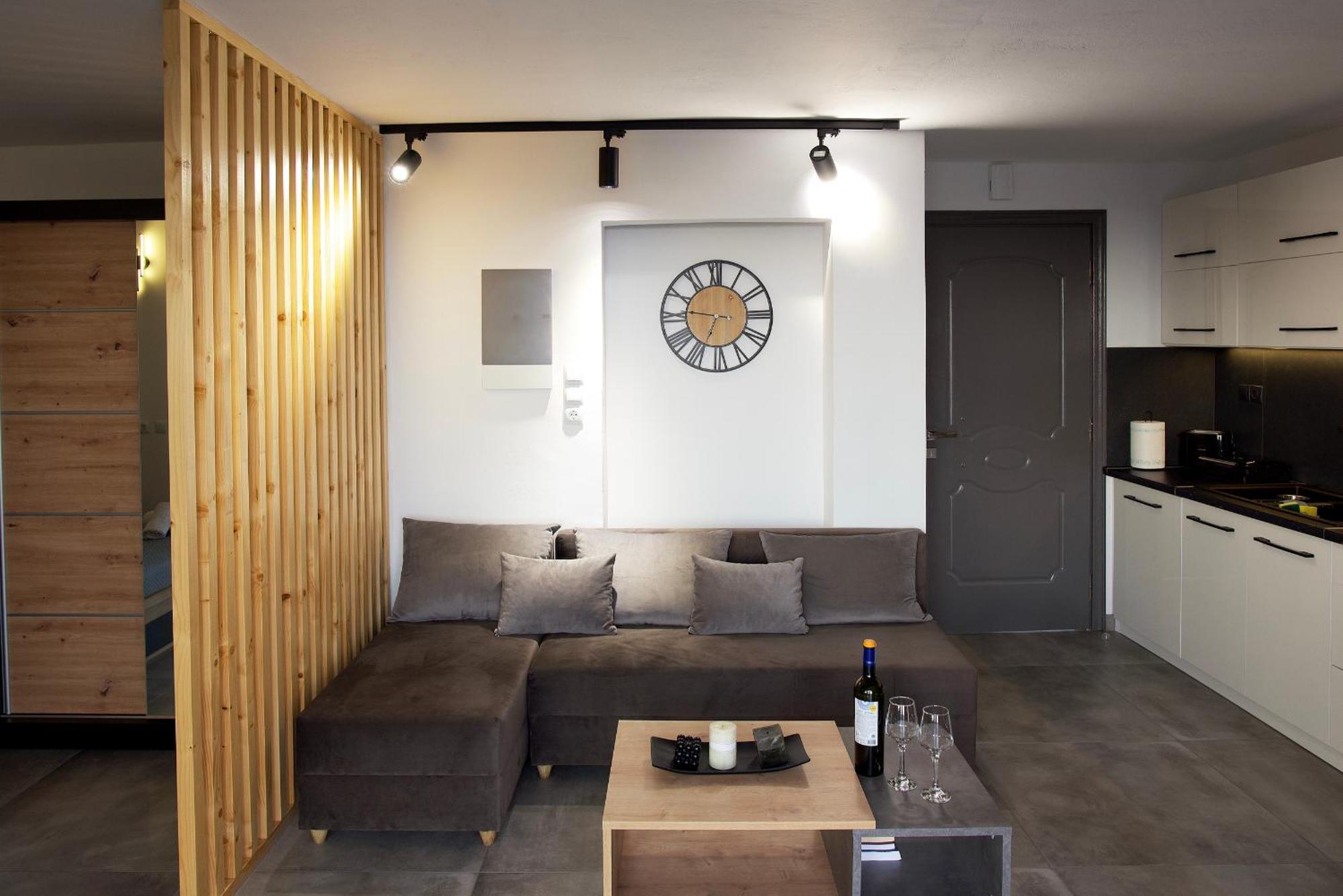 Kiriakos Apartment 卡拉马塔 外观 照片