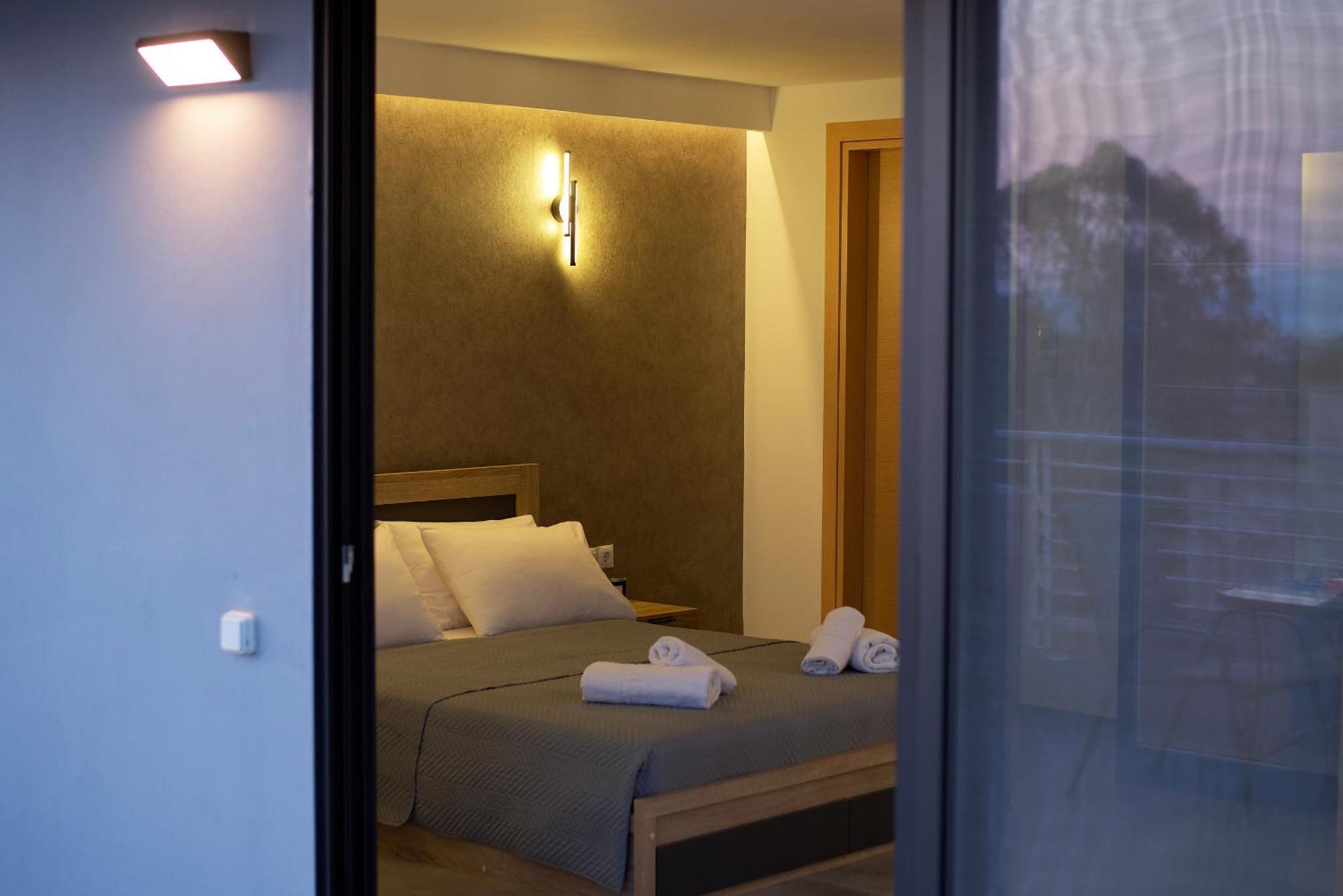 Kiriakos Apartment 卡拉马塔 外观 照片